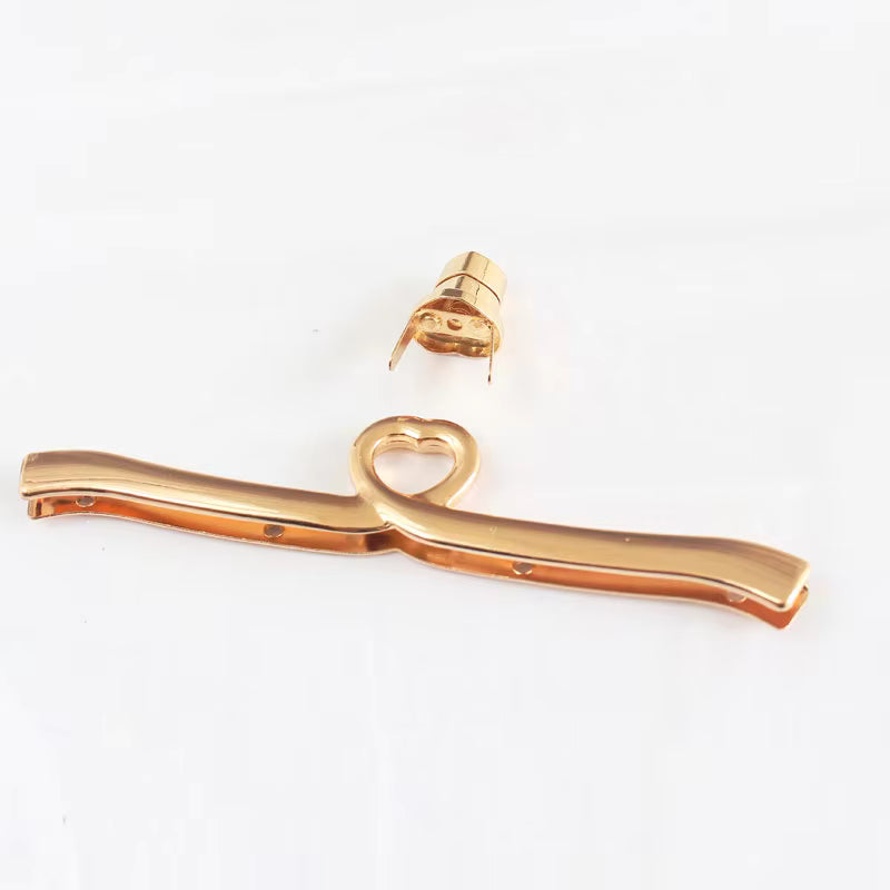 Twist Closure Heart Shape Clasp Buckle- Gold - Sara Crochet