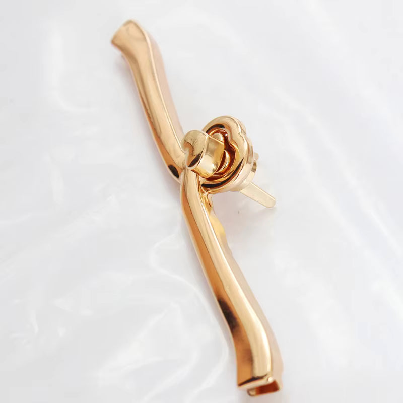 Twist Closure Heart Shape Clasp Buckle- Gold - Sara Crochet